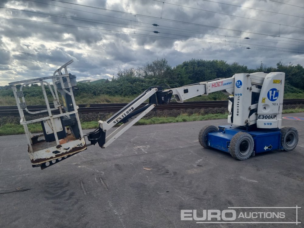 Image for ARTICULATED BOOM LIFTS 2013 JLG E300AJP