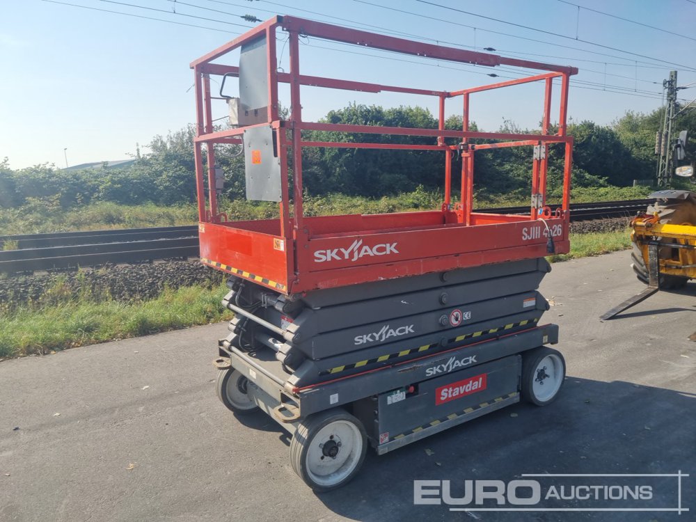 Image for SCISSOR LIFTS SkyJack 4626