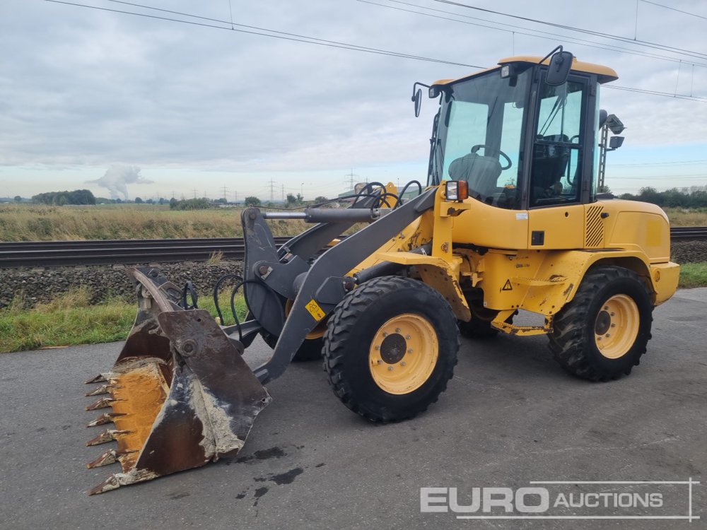 Image for Mini / Midi Excavators 2016 Volvo L30G