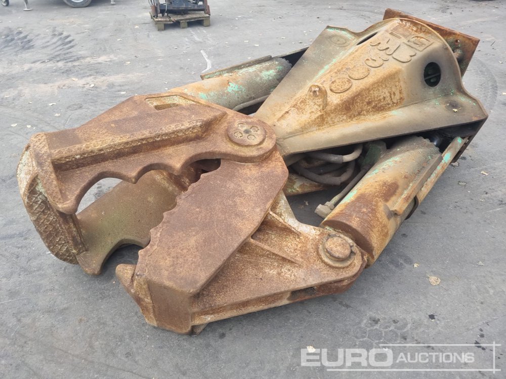 صورة ل Hydraulic Excavator Attachments مونتابيرت MB500