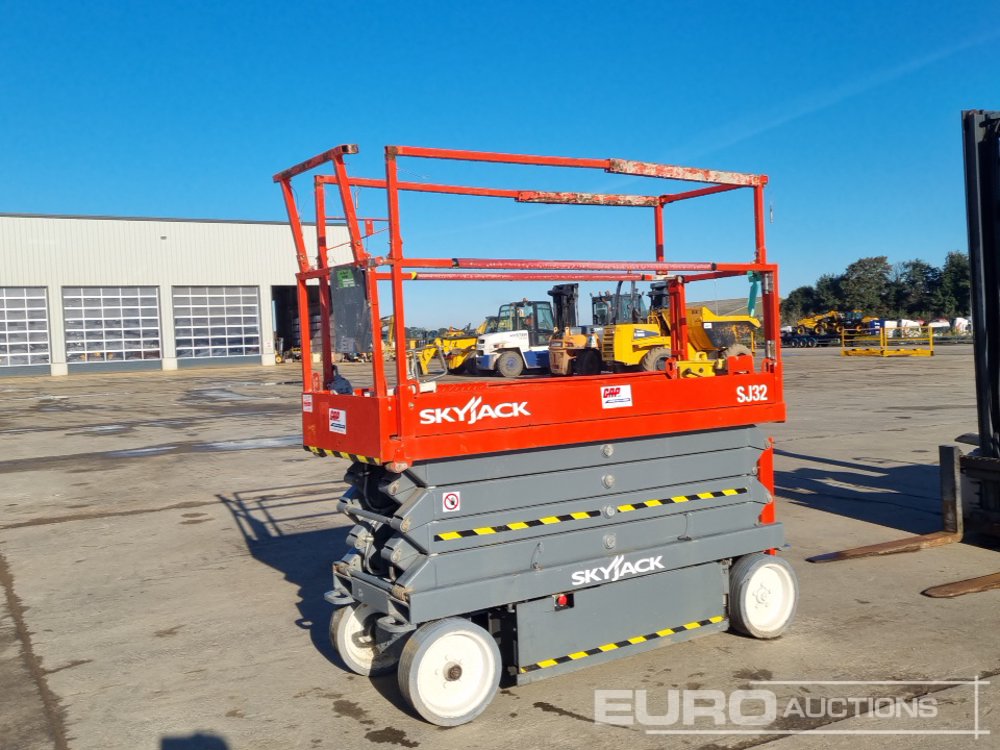 Image for SCISSOR LIFTS 2017 SkyJack SJ3226