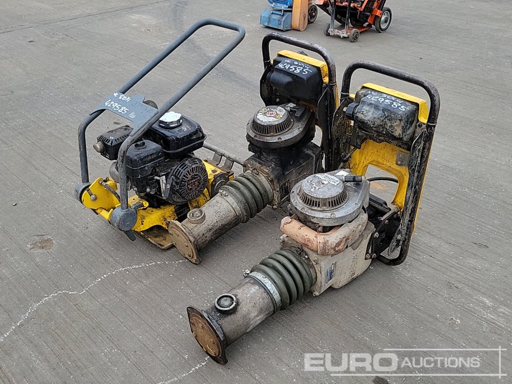 صورة ل Hydraulic Excavator Attachments واكر نيوسون