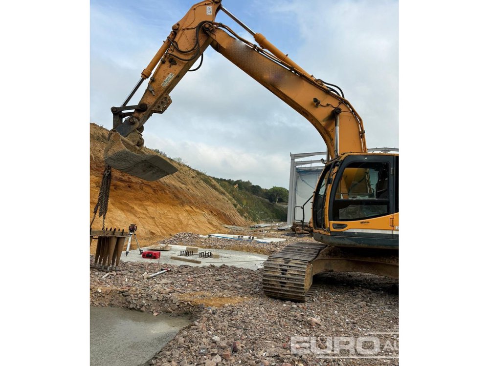 Image for TRACKED EXCAVATORS 2014 Hyundai ROBEX 210LC-9