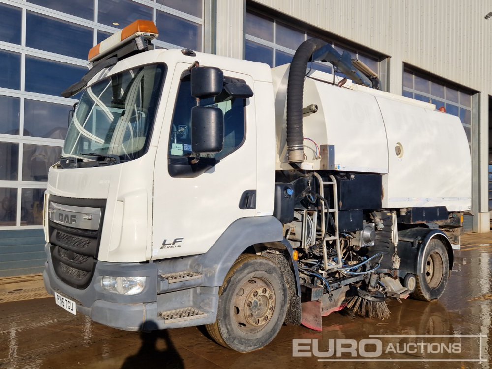 Image for SWEEPERS 2015 DAF 6400 for Sale in France