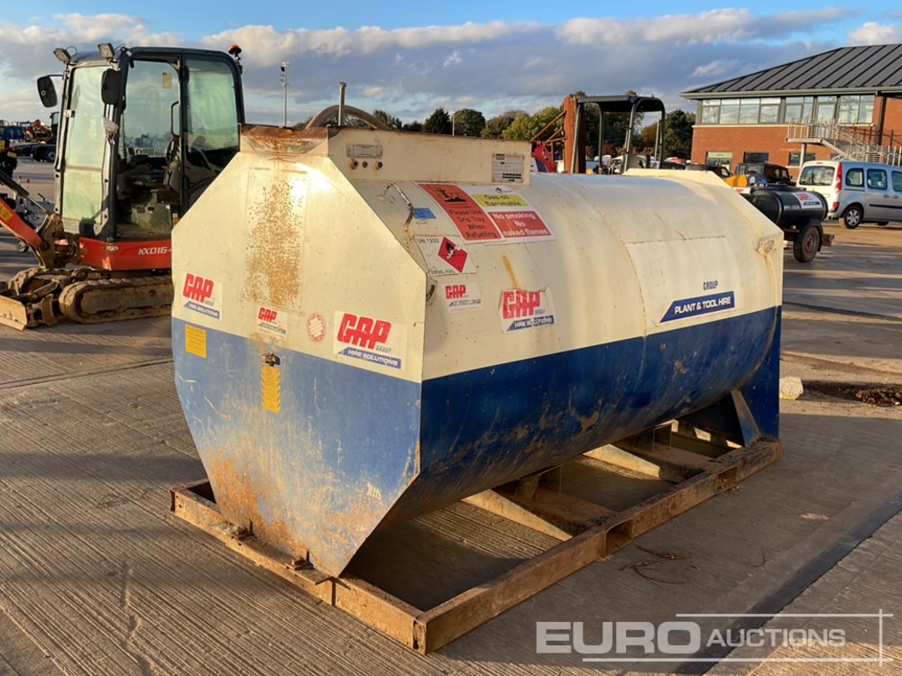 Image de CAMIONS ET TRANSPORT 2015 Main 2000 Litre À vendre à Allemagne