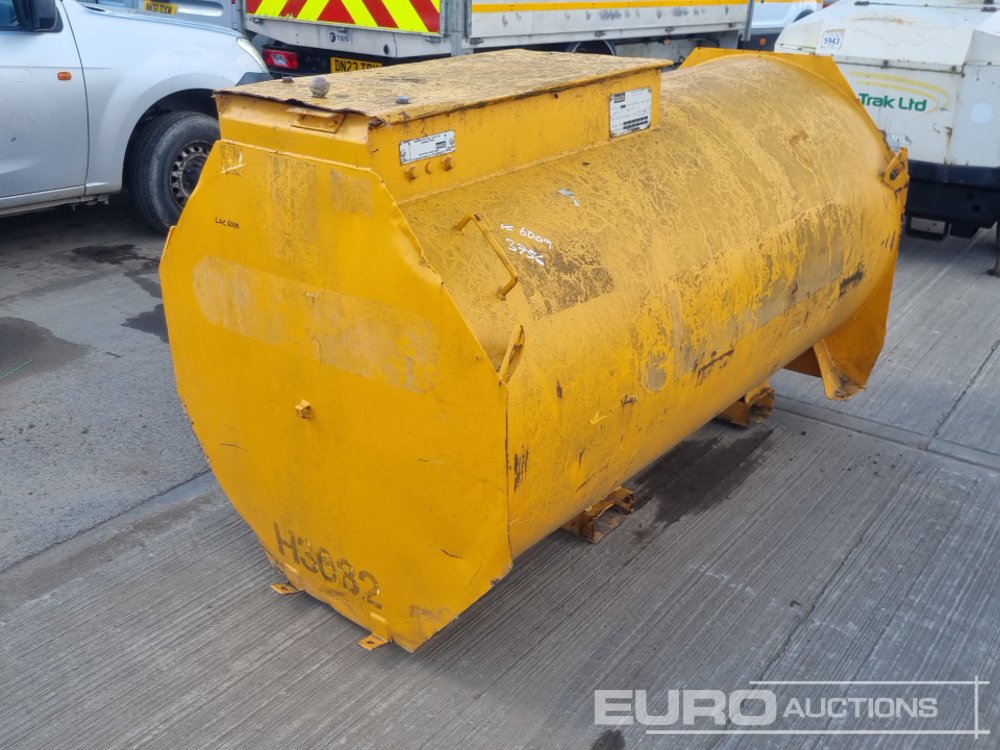 صورة ل Hydraulic Excavator Attachments مين 1000 LITRE