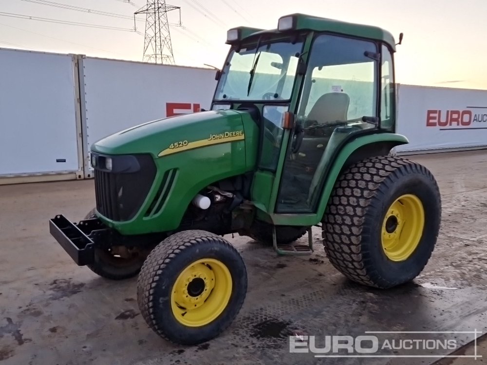 Image de TRACTEURS JOHN DEERE 4520