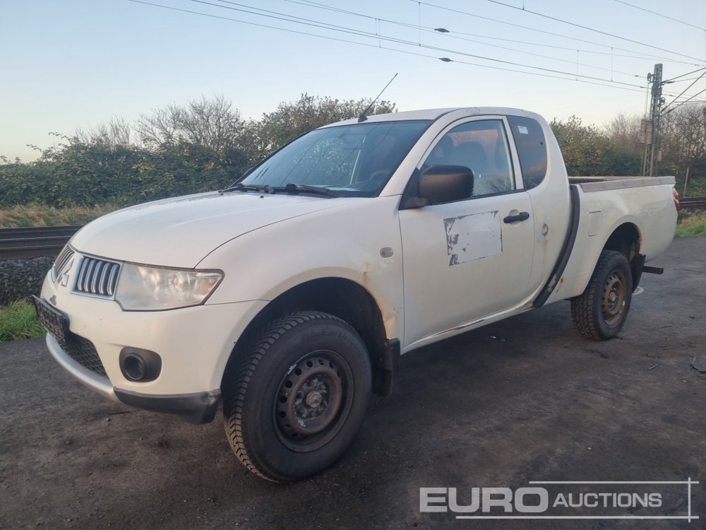 Image for 2010 MITSUBISHI L200